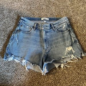 Abercrombie & Fitch
The Cutoff Short
Curve love High Rise